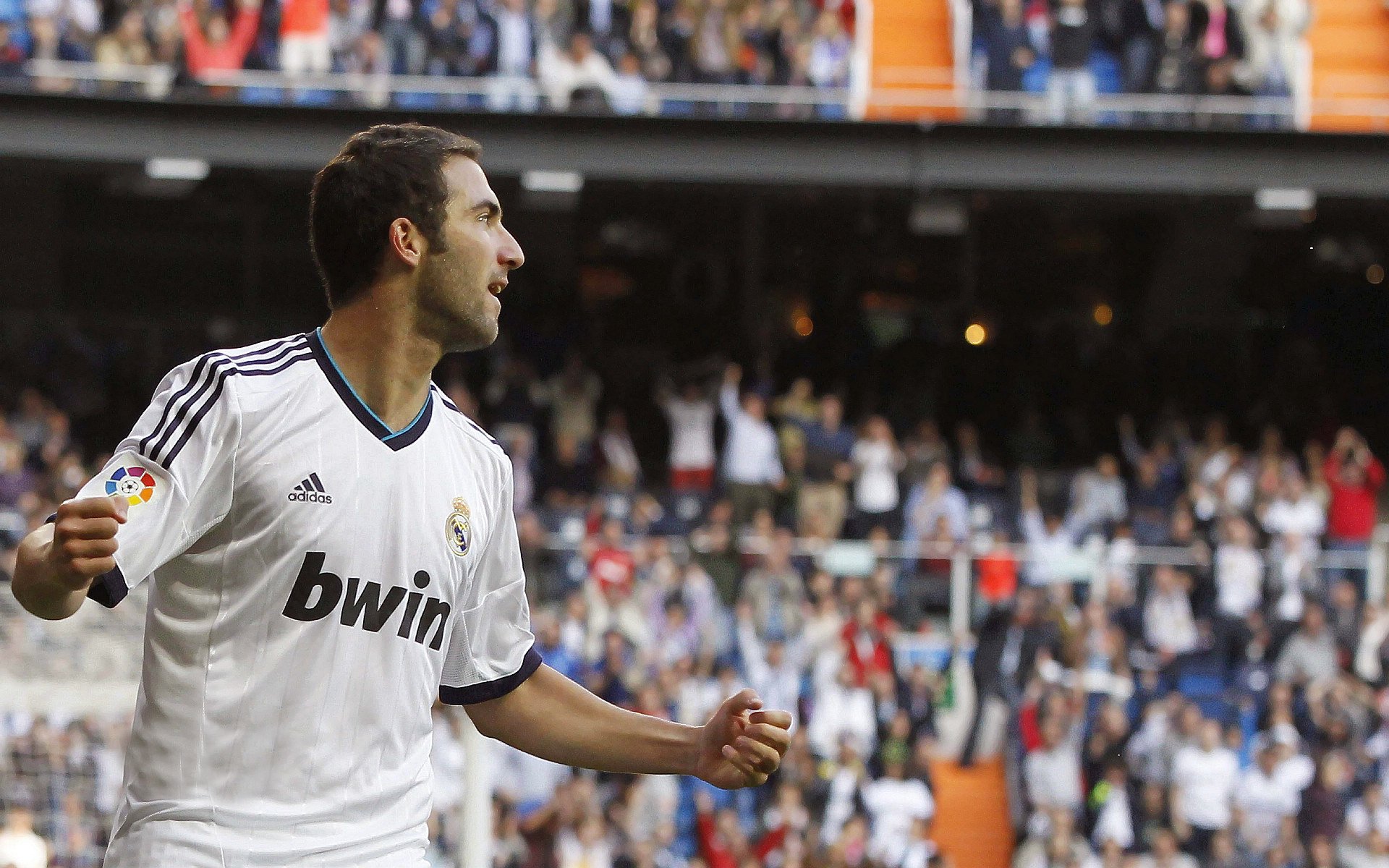 老鹰掀翻活塞!F1新赛季揭幕战,赛道内外上演速度与激情